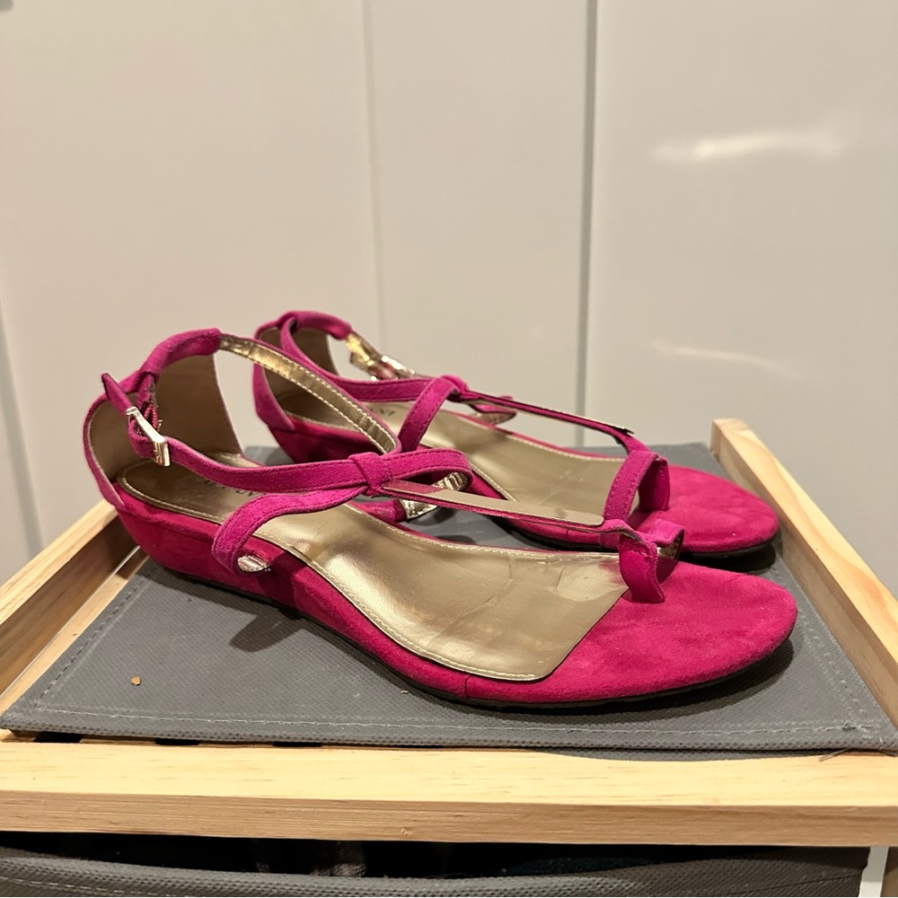 NWOT Alfani hot pink sandals size 7